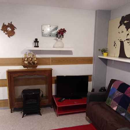 Guesthouse Familial Pour 1,2,3,4 Personnes De 42M2-Accessible Handic -Rez De Chaussee-Vues Sur Rue Et Patio Prive - Sejour,Chambre Separee,Cuisine,Salle De Bain,Lit Double Et Canape-Lit 2Pers-Entree De La Rue Berzelius-5 Minutes Du Metro Brochant-Lig Paris Exterior foto
